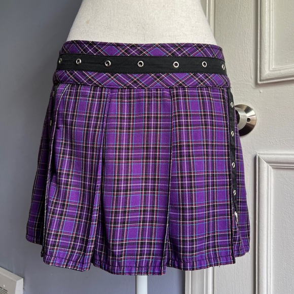 Tripp nyc Dresses & Skirts - Y2K Vintage TRIPP Micro Mini Skirt Purple Plaid Pleated Reversible Metal Size XS